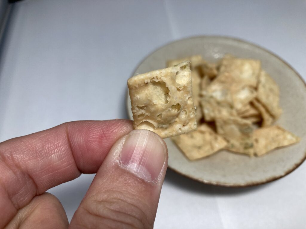 沖縄土産】豆腐がお菓子に⁉サクサク食感の島どうふチップス | おきらくブログ