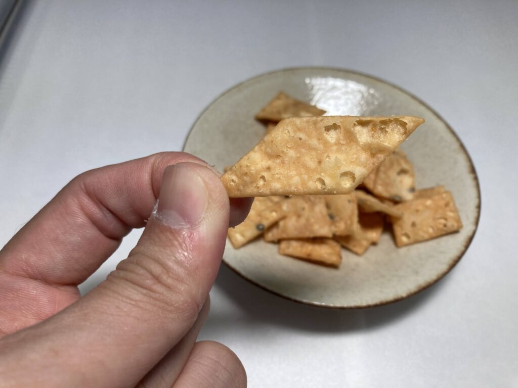 沖縄土産】豆腐がお菓子に⁉サクサク食感の島どうふチップス | おきらくブログ